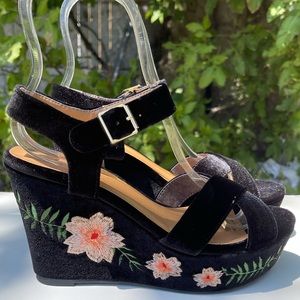 Qupid ARDOR Summer Floral Embroidered Strappy Wedge Sandal Platforms